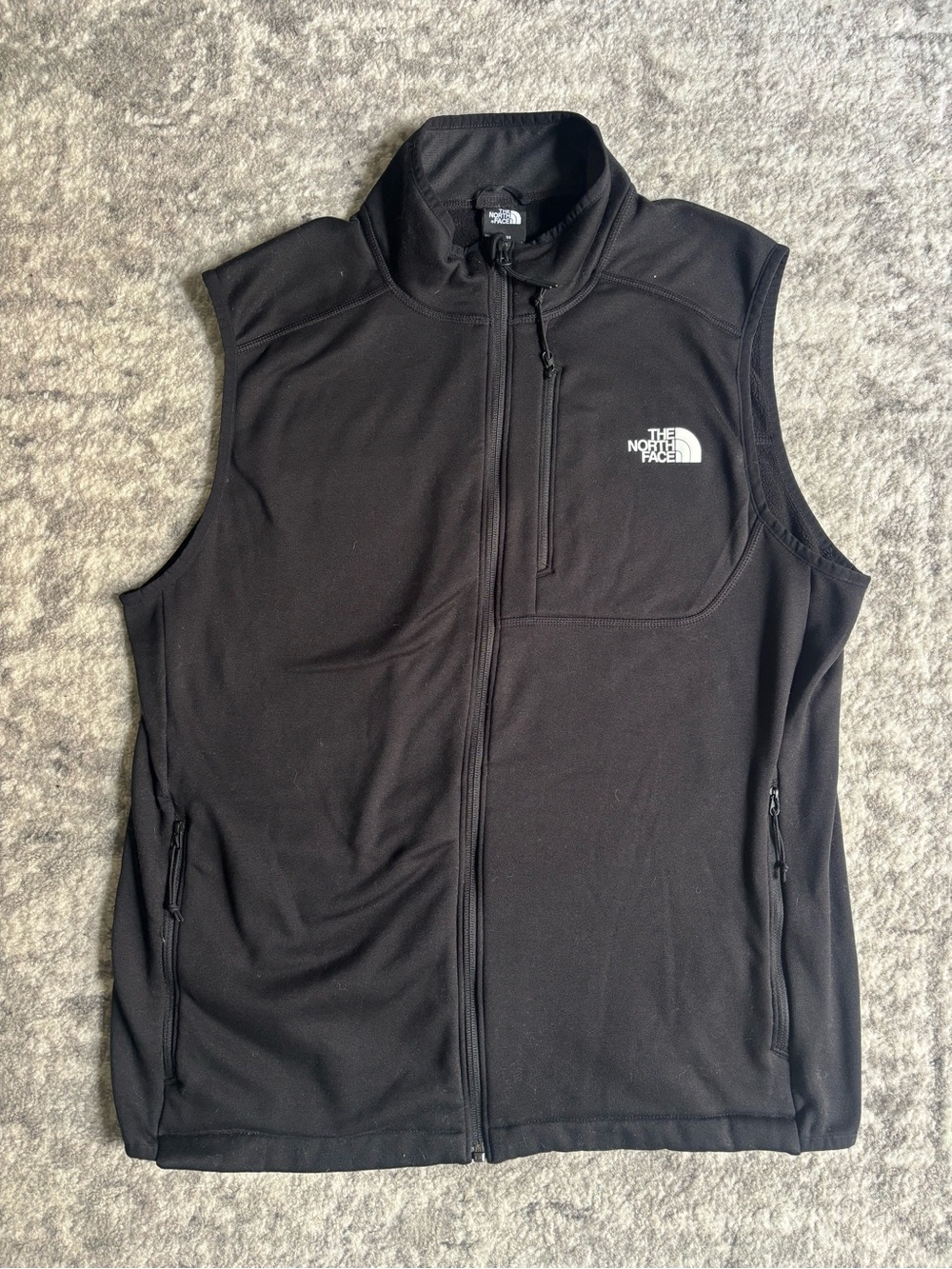 The North Face Men's Black Full-Zip Softshell Vest